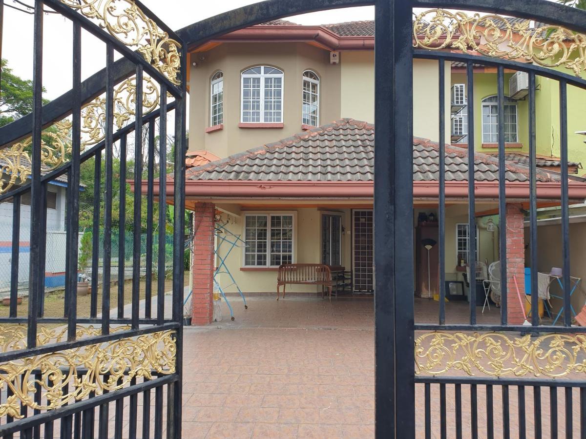 Lavender Impian Homestay Kajang Extérieur photo
