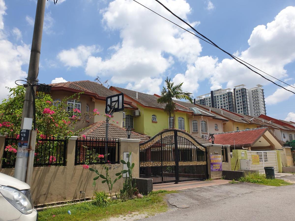 Lavender Impian Homestay Kajang Extérieur photo